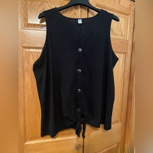 Black button-detail tank